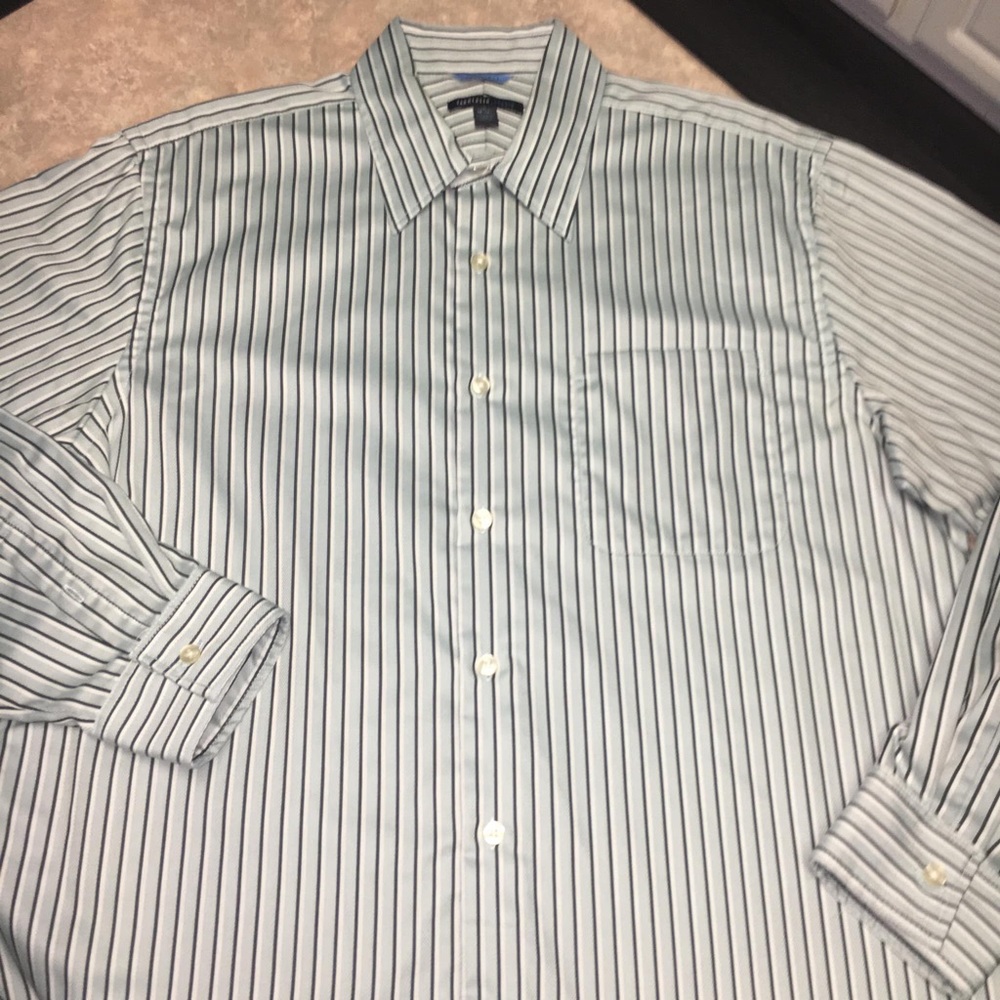 Men’s NWOT Van Heusen Long Sleeve Slim Fit Shirt